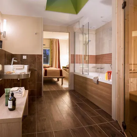 Prázdninový areál Center Parcs Le Bois Aux Daims 3*