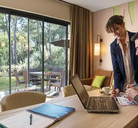 Aldeamento Turístico Center Parcs Le Bois Aux Daims Morton