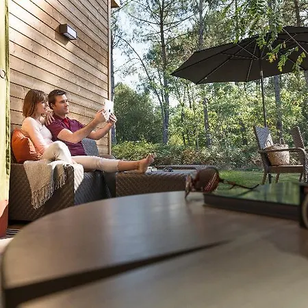 Prázdninový areál Center Parcs Le Bois Aux Daims 3*