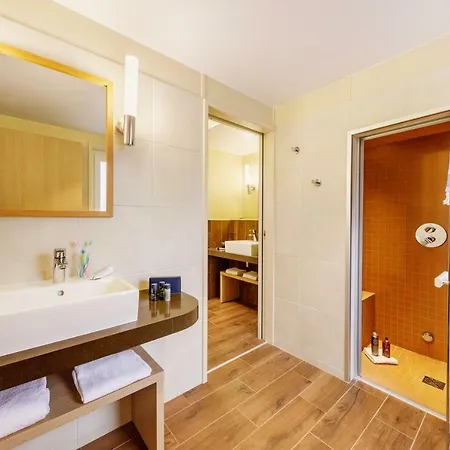 Prázdninový areál Center Parcs Le Bois Aux Daims Morton