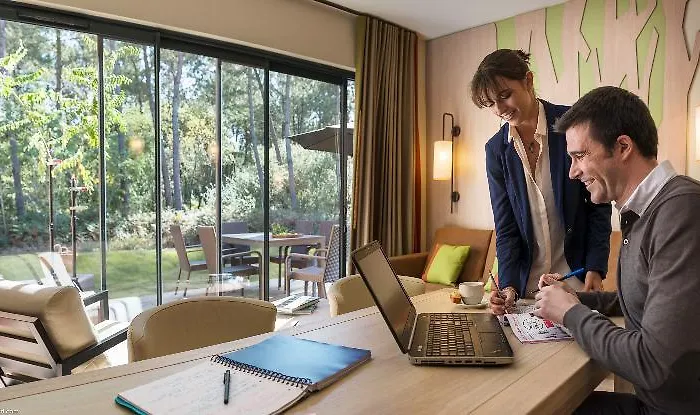 Aldeamento Turístico Center Parcs Le Bois Aux Daims Morton