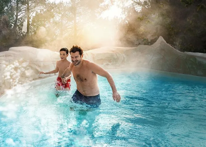 Aldeamento Turístico Center Parcs Le Bois Aux Daims Morton